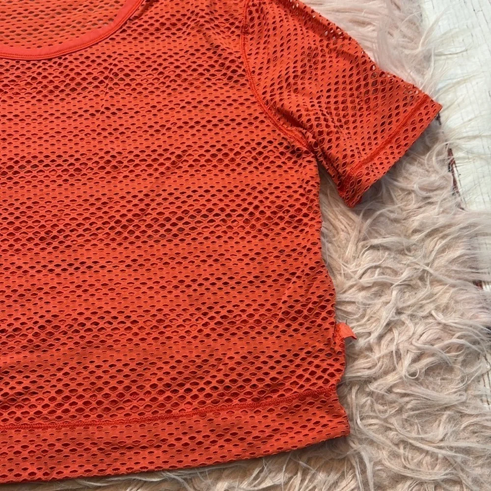 Lululemon Sweat Your Heart Out Short Sleeve Crop Tee sz 8
